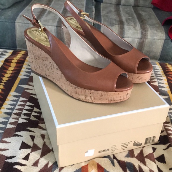 Michael Kors sandals - Picture 1 of 5